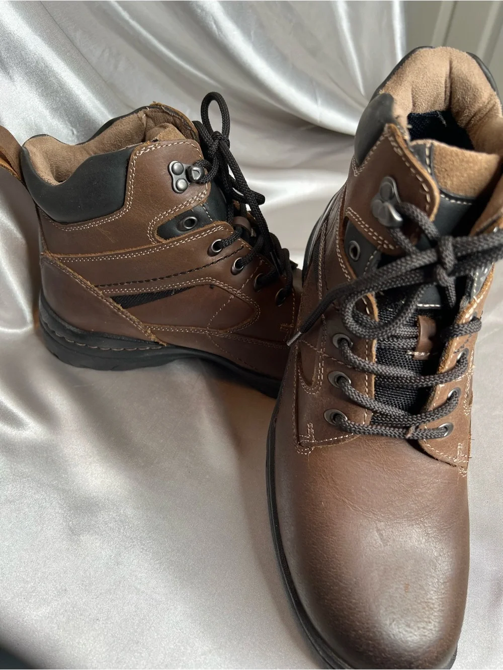 Chaps Men's Brown Genuine Leather Upper Lace-Up Work Boots NWT Lug Sole Size 9.5